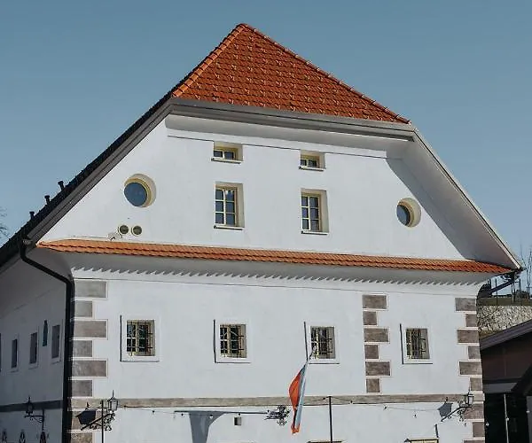 Apartments Mozinetova Hisa