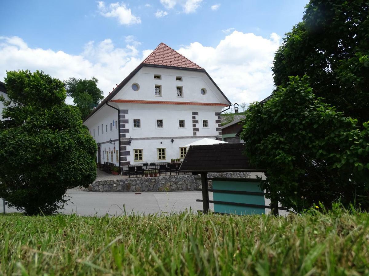 Mozinetova Hisa * Sentjost nad Horjulom
